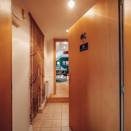 Exclusive 2 Floor Design * プラハ